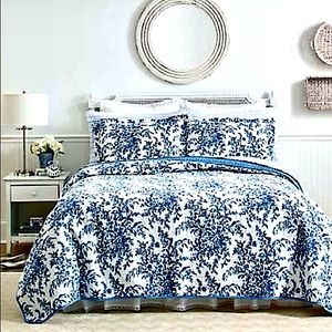 Laura Ashley 3 pc King Quilt Set